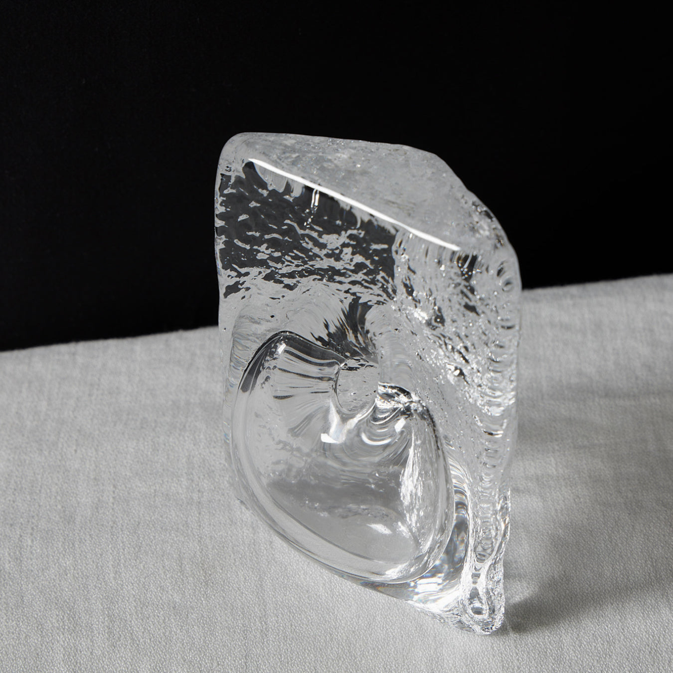 Vaso di vetro triangolare