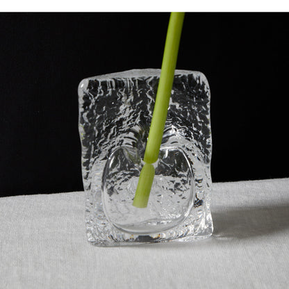 Vaso di vetro triangolare
