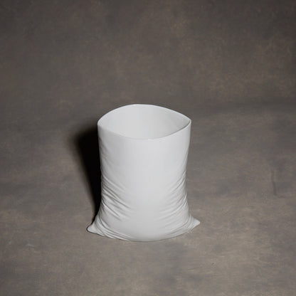 Vaso in sacchetto di plastica stropicciato