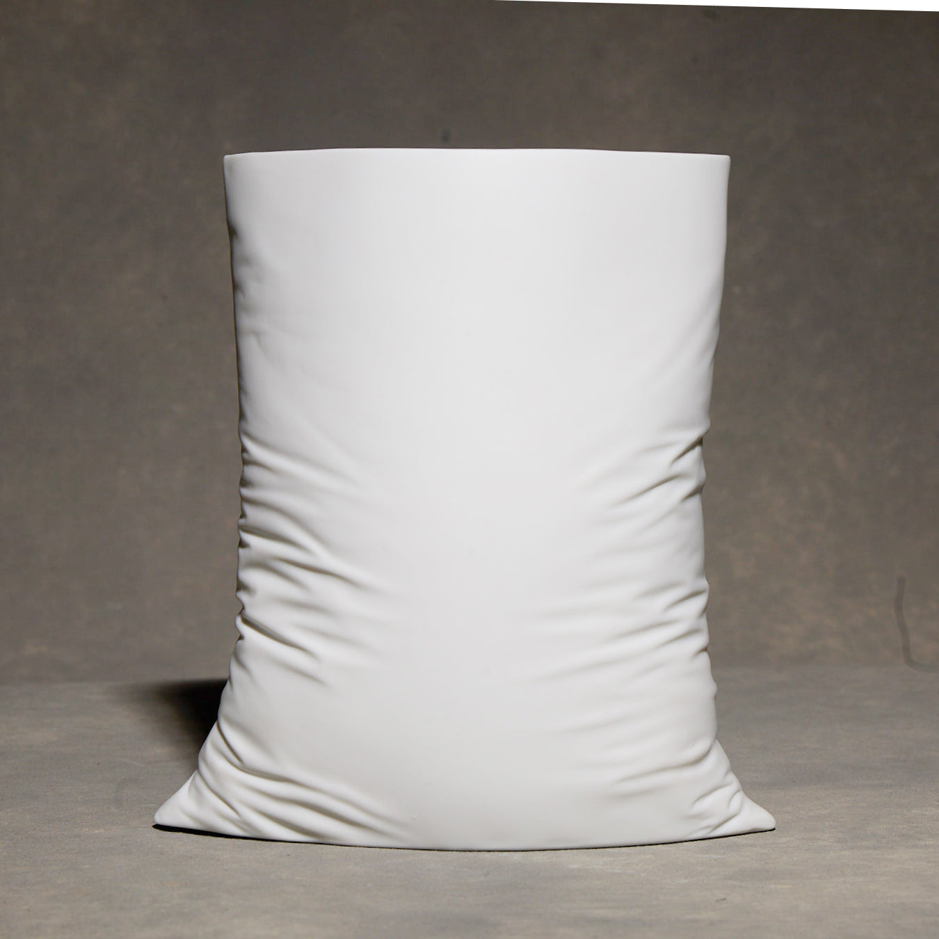 Vaso in sacchetto di plastica stropicciato
