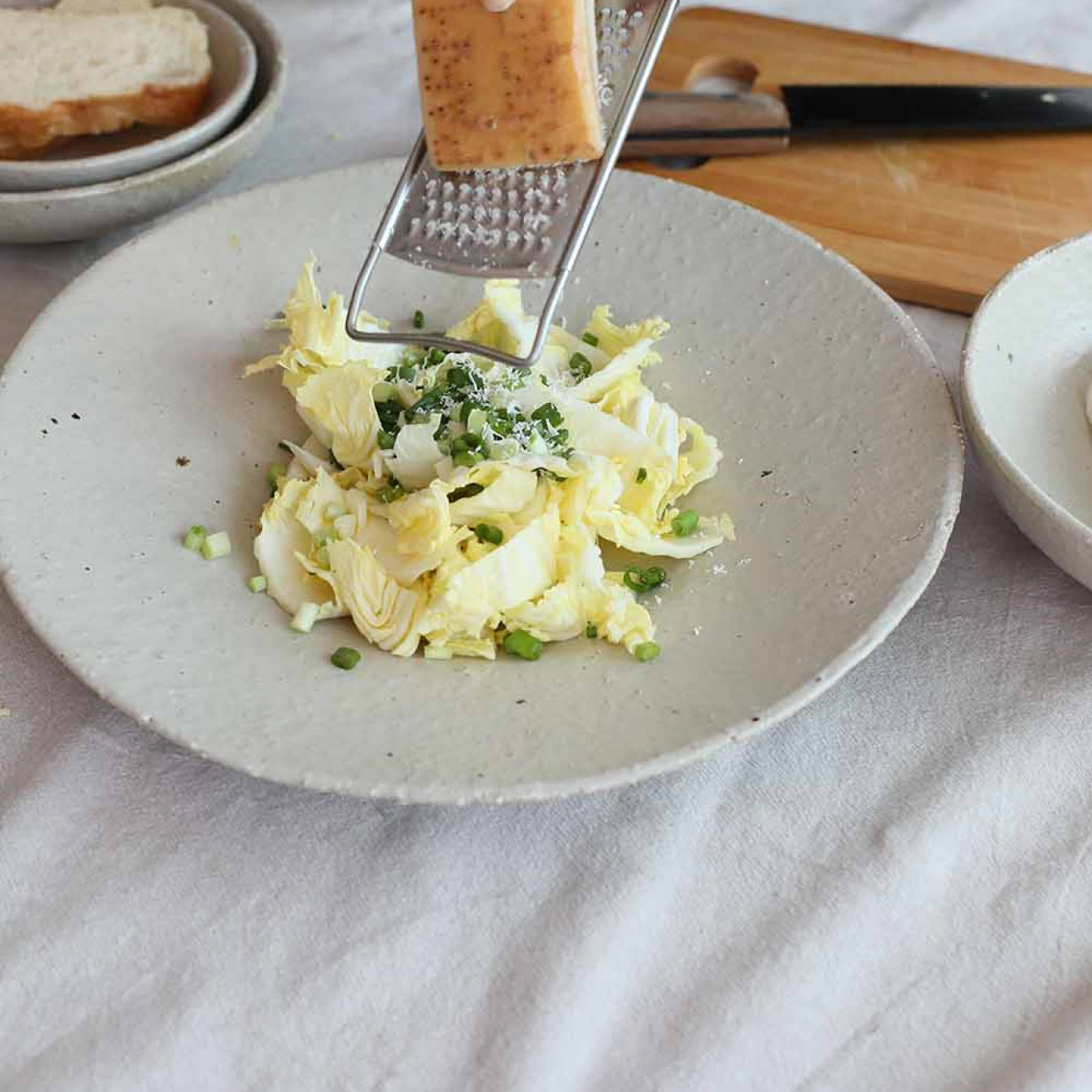 Ciotola di pasta con briciole 9