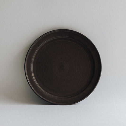 Piatto con bordo stretto