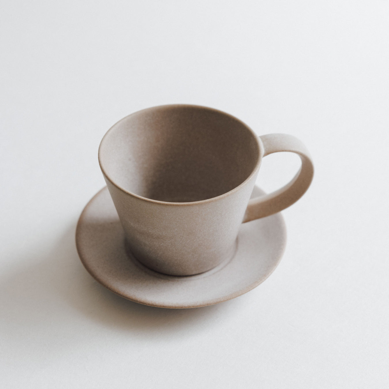 Tazza da caffè e piattino