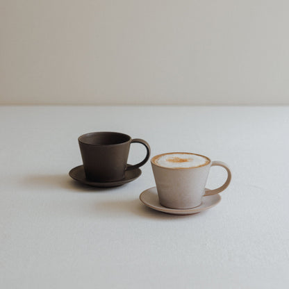 Tazza da caffè e piattino